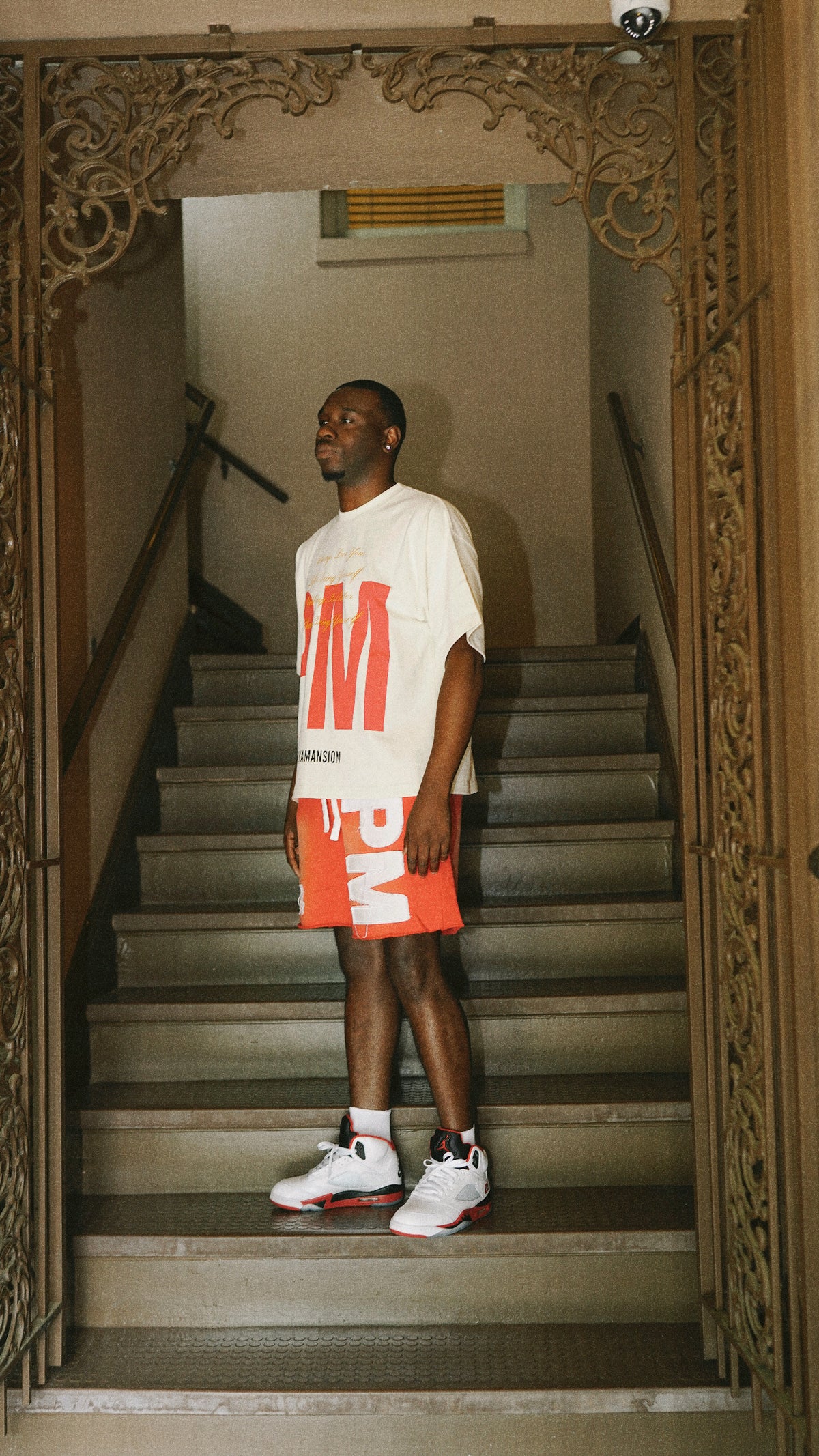 PM SIGNATURE TEE