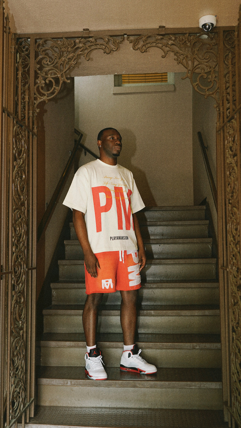 PM SIGNATURE TEE