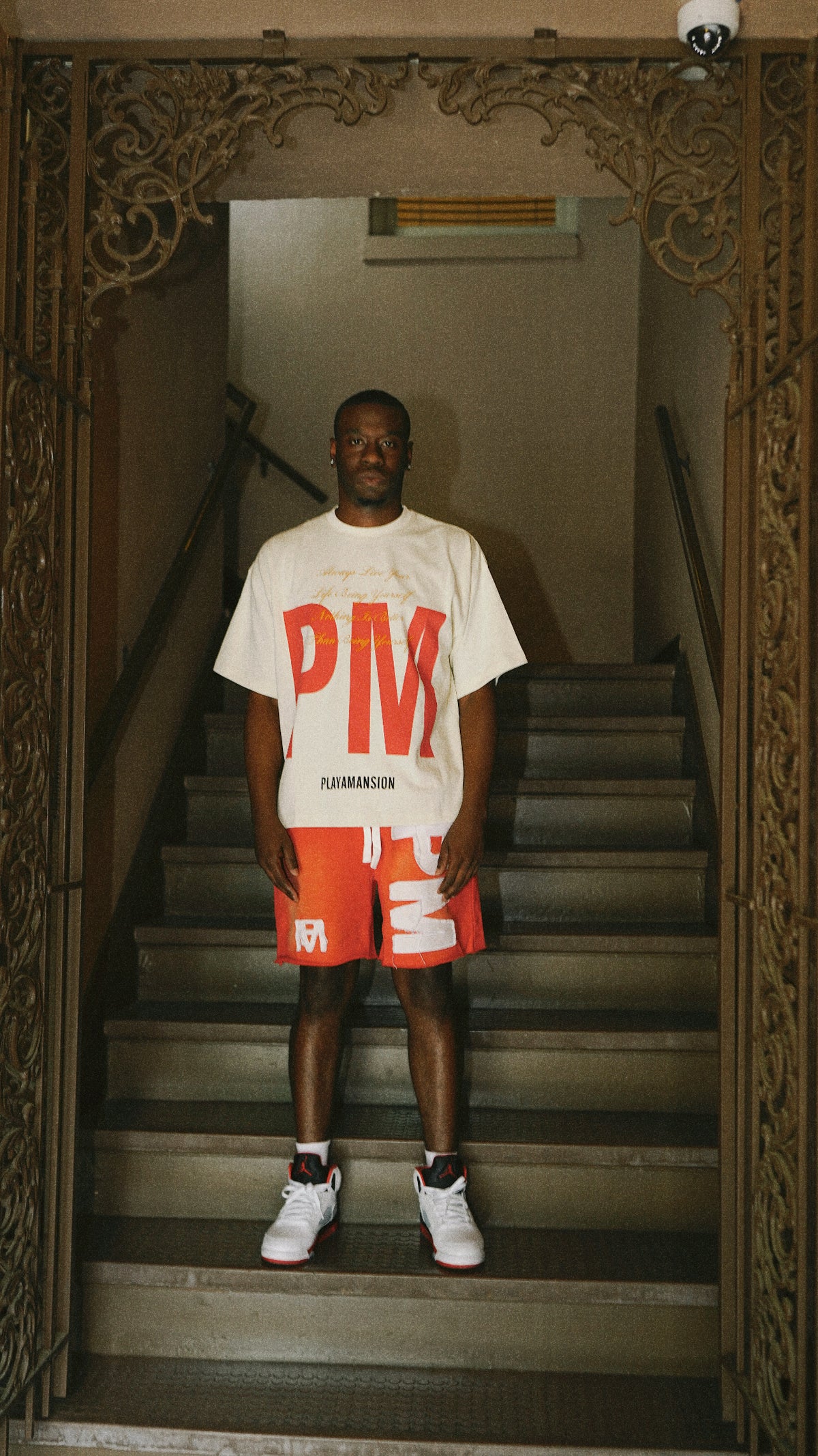 PM SIGNATURE TEE